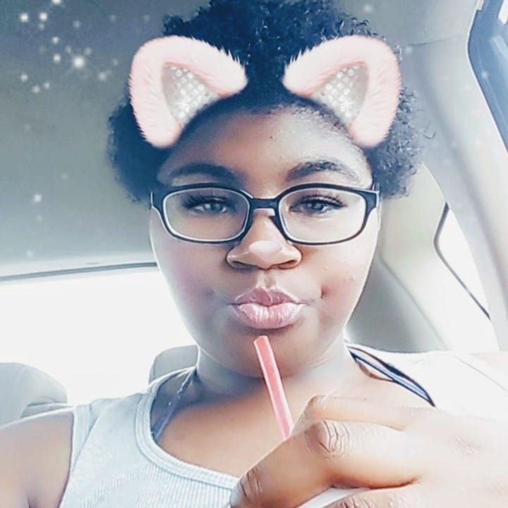 Meet your Posher, Aja